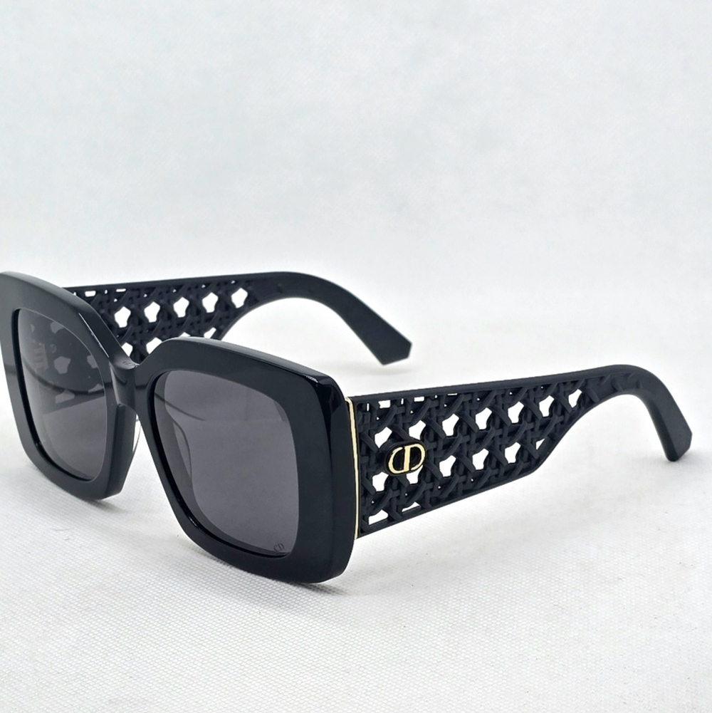 DIOR Chic Black Square Sunglasses